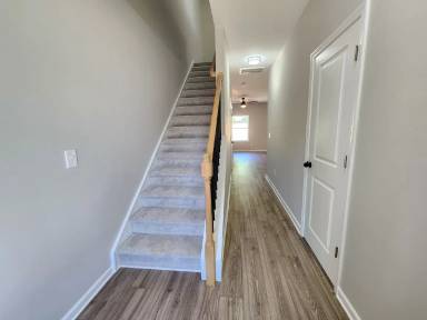 Main picture of 2218 West Blvd