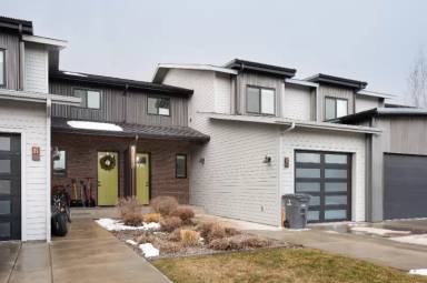 Main picture of 3083 Warbler Way