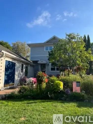 Main picture of 142 Eau Claire Blvd