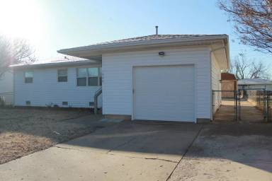 Main picture of 1000 Harold Dr