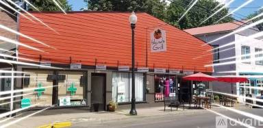 Main picture of 736 Bridge St