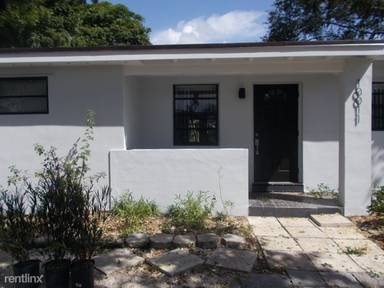 Main picture of 10011 Martinique Dr