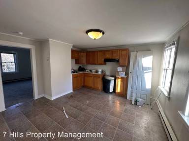 Main picture of 67 N Chestnut St