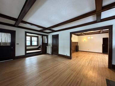 Main picture of 2015 Laurel Ave