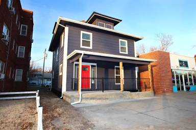 Main picture of 2618 E Douglas Ave