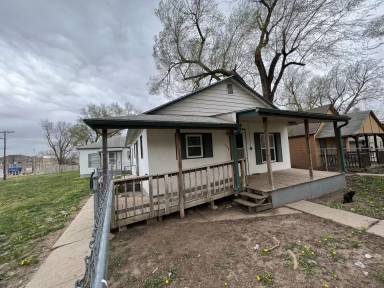 Main picture of 135 E 11th St