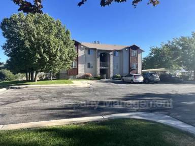 Main picture of 215 N 1st St