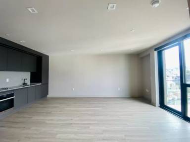 Main picture of 793 S Van Ness Ave