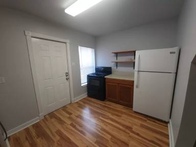 Main picture of 2706 Peniston St