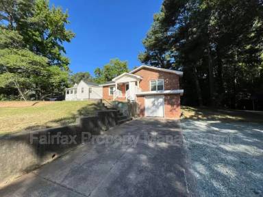 Main picture of 2616 S Roxboro St