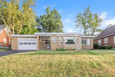 Main picture of 5568 Raceview Ave
