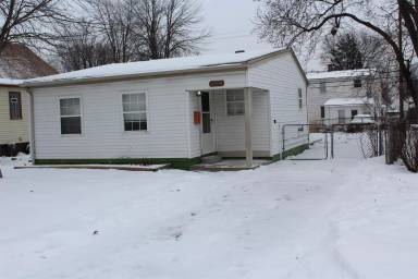 Main picture of 23510 Columbus Ave