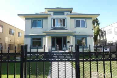 Main picture of 1155 W 36th St