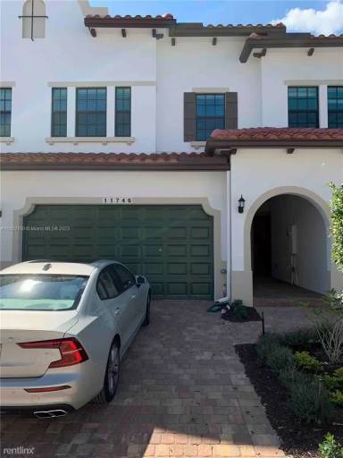 Main picture of Pembroke Lakes