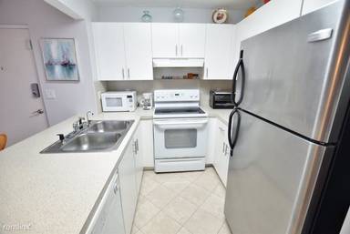 Main picture of 104 SW 9th St