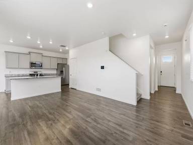 Main picture of 810 Elias Tarn Dr