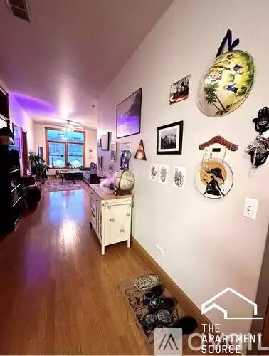 Main picture of 1162 W Grand Ave