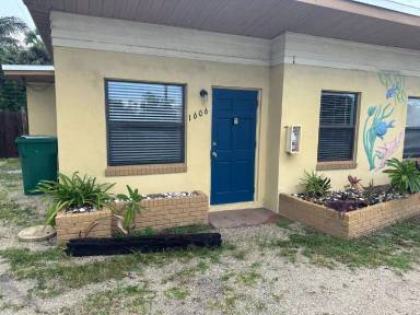 Main picture of 1606 S Miramar Ave