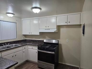 Main picture of 206 E Wakefield Ave