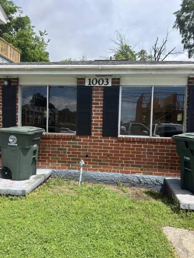 Main picture of 1003 Oak St