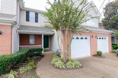 Main picture of 208 Stanton Hall Ln