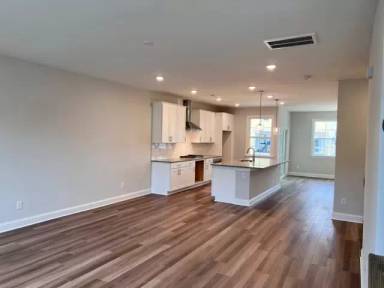 Main picture of 533 Bistre Dr