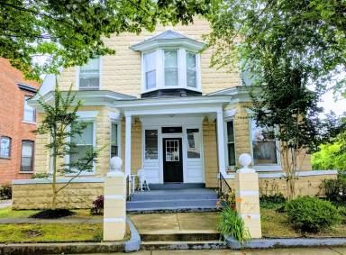 Main picture of 2600 Park Ave