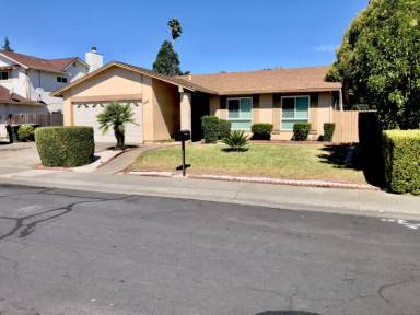 Main picture of 1210 Waxwing Dr