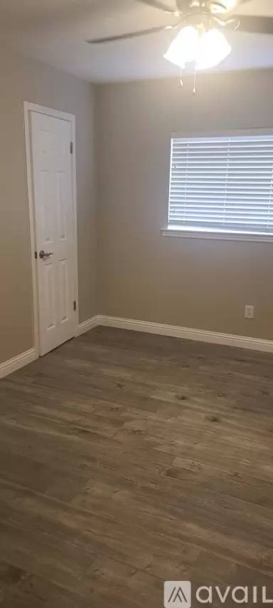 Main picture of 240 Almond Dr