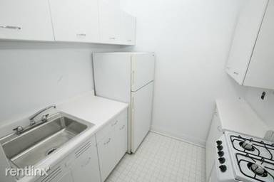 Main picture of 735 W Junior Ter