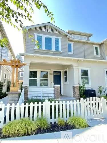 Main picture of 524 Saint John St