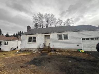 Main picture of 481 Albany Shaker Rd