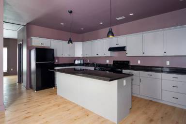 Main picture of 2512 Portland Ave