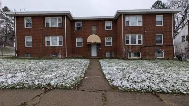 Main picture of 1944 Rowland Ave NE