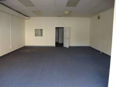 Main picture of 204 E Main St