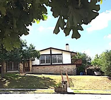 Main picture of 2523 Town Briar St