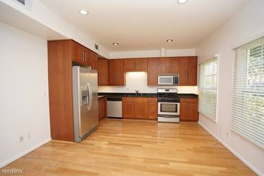 Main picture of 1119 Poinsettia Dr