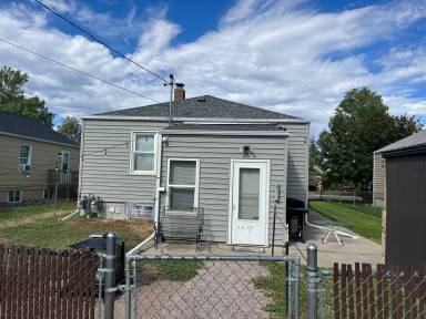 Main picture of 215 E Monroe St