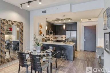 Main picture of 320 W 2nd St