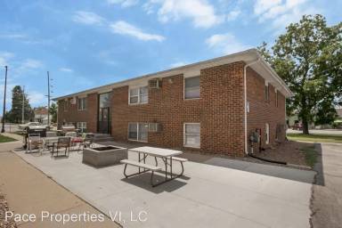 Main picture of 208 E Main St