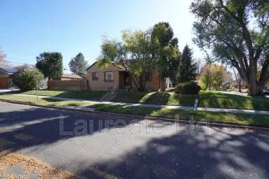 Main picture of 1198 Glencoe St