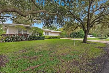 Main picture of 1246 Algardi Ave