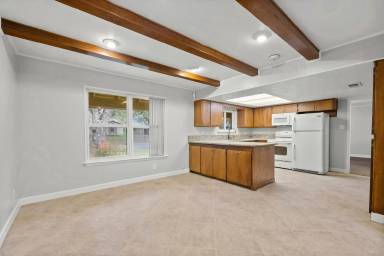 Main picture of 1905 Fair Oaks Dr