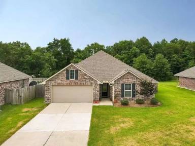 Main picture of 284 Madison Crossing Dr