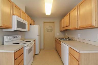 Main picture of 2815 S Underwood St