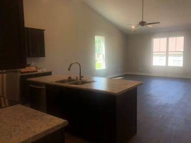 Main picture of 451 Toronto Ln