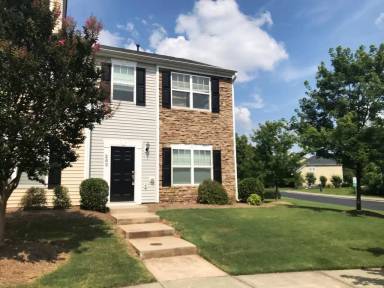 Main picture of 265 Hampshire Downs Dr