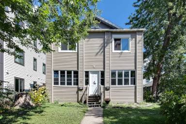 Main picture of 934 15th Ave SE
