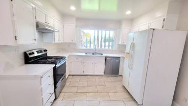 Main picture of 469 E Bradley Ave