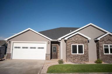 Main picture of 4328 Beech St